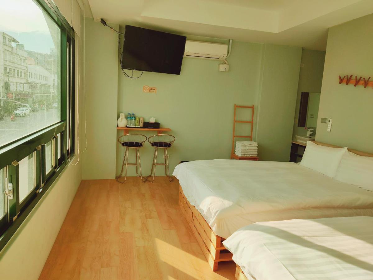 M House Apartment Kota Hualien Bagian luar foto