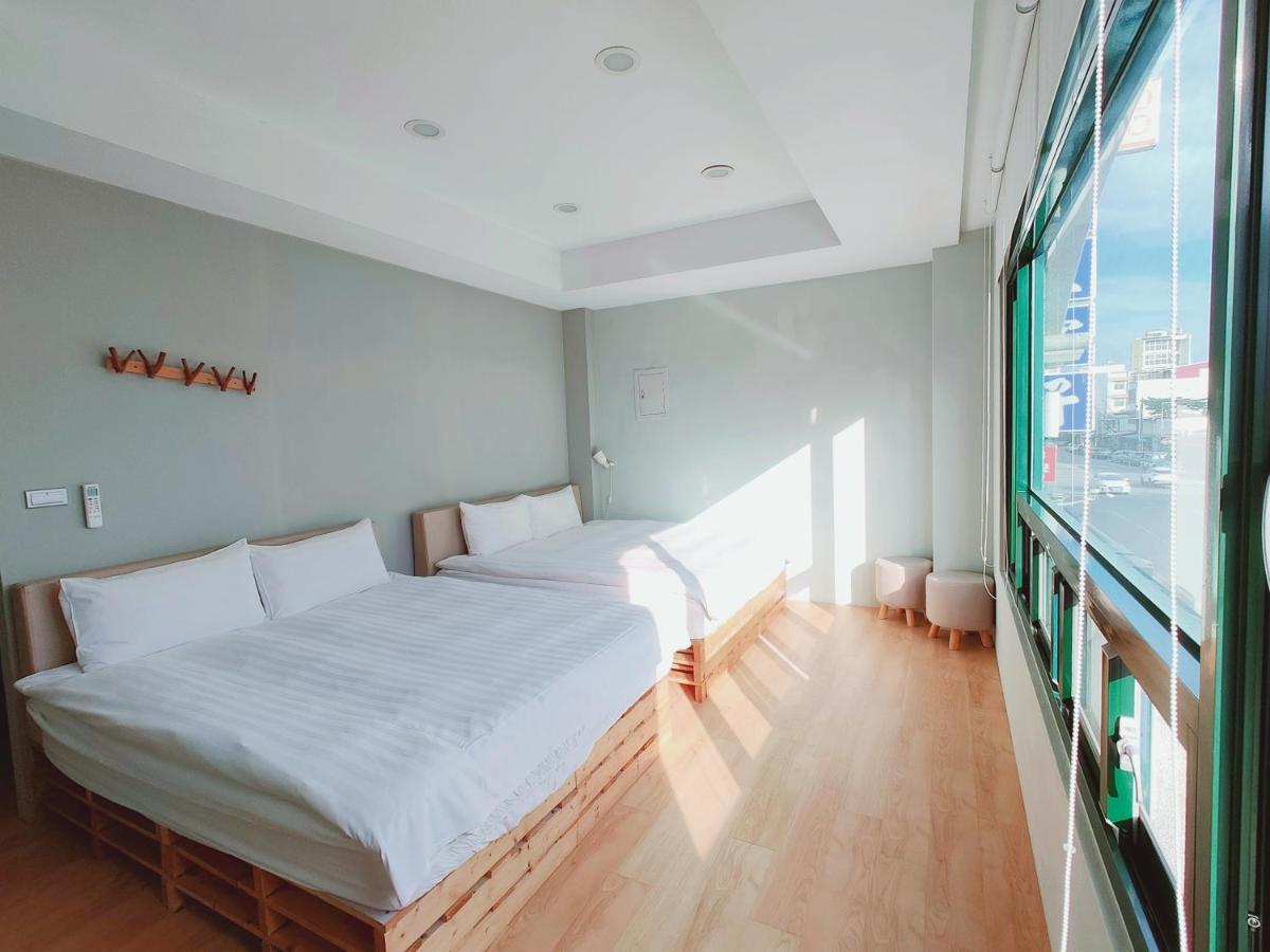 M House Apartment Kota Hualien Bagian luar foto